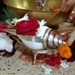 मां लक्ष्मी को प्रसन्न करने का सरल उपाय: शंख और चावल का चमत्कार