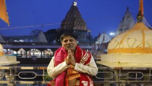 उज्जैन में महाकाल मंदिर में पहुंचे श्रीकांत, भस्म आरती में भाग लेकर पूजा और आशीर्वाद प्राप्त किया