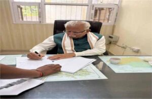 1 करोड़ का नेक काम: मनोहर लाल का PM राहत कोष में दान, नए पुस्तकालय का होगा निर्माण