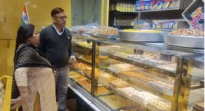 होली से पहले इंदौर में स्वास्थ्य जांच, दूध, मावा और नमकीन के सैंपल लिए गए