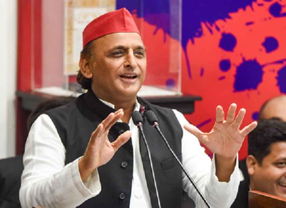 शंकराचार्य मुद्दे पर सियासी घमासान, अखिलेश ने योगी सरकार को घेरा