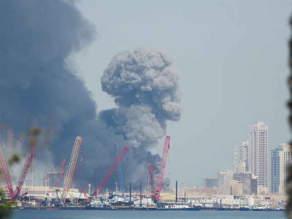 अमेरिकी ठिकानों पर ईरान का कहर, खाड़ी देशों में मचा हड़कंप