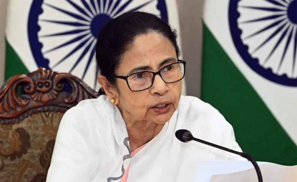 दीदी का बड़ा दांव! चुनाव से पहले BJP सांसद को सम्मान देकर क्या साधना चाहती हैं ममता बनर्जी