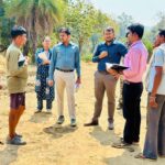 अंत्योदय के कल्याण भावना के साथ अधिकारी पहुँचे गाँव-गाँव