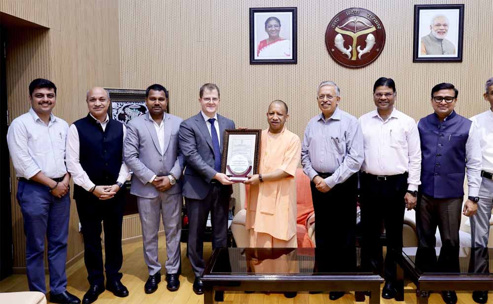 एयरपोर्ट के मुख्य कार्यकारी अधिकारी क्रिस्टोफ श्नेलमैन के साथ वरिष्ठ अधिकारियों ने की मुख्यमंत्री से मुलाकात