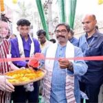 CM हेमंत सोरेन ने रांची में ‘जोहारग्राम-मेड इन झारखंड’ शोरूम का किया शुभारंभ, राज्य के कारीगरों को बढ़ावा