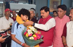 टीम इंडिया की शान बनेंगी MP की बेटी अनुष्का, CM मोहन यादव और कलेक्टर ने किया स्वागत