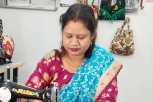 टेलरिंग के व्यवसाय में पूजा देवांगन को मिला मजबूत आधार