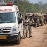 रेत माफिया पर शिकंजा: बालाघाट में एंबुलेंस में पहुंची पुलिस, घेराबंदी कर ट्रैक्टर पकड़े