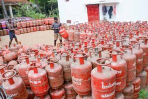 CNG और PNG सप्लाई पर केंद्र का बड़ा बयान: देश में गैस की कमी नहीं, आपूर्ति सामान्य