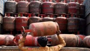 LPG की भारी किल्लत से हाहाकार: सप्लाई ठप, 50 हजार की जरूरत के मुकाबले सिर्फ 1 हजार सिलेंडर उपलब्ध