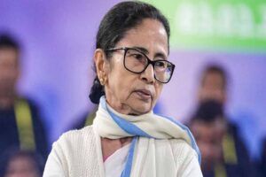 ममता बनर्जी का मास्टरस्ट्रोक: TMC ने हर सीट पर उतारे प्रत्याशी, भवानीपुर से खुद संभाला मोर्चा