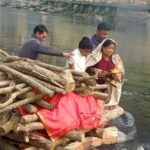 परंपरा तोड़ मिसाल पेश की बेटियों ने, बागेश्वर में परिवार को किया सम्मानित