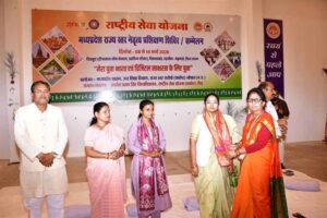 राज्यमंत्री बागरी ने स्वयंसेवकों से सोशल मीडिया के प्रभाव पर किया संवाद