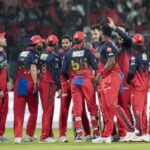 ईशान का अर्धशतक, हैदराबाद का बड़ा स्कोर—RCB के सामने 202 रन की चुनौती