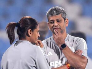 पिंक बॉल की जंग: हरमनप्रीत कौर की टीम लगातार 3 जीत के साथ मजबूत, क्या हीली बदलेंगी आखिरी मुकाबले की कहानी?