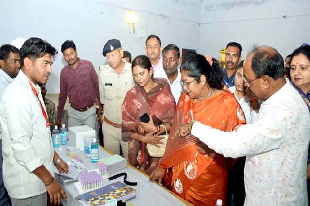 प्रभारी मंत्री उइके ने सरई में मल्टीस्पेशियलिटी मेगा स्वास्थ्य शिविर का किया अवलोकन