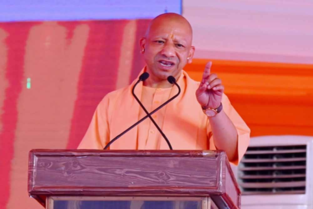 सीएम योगी बोले: सनातन के खिलाफ माहौल वाले स्थानों से दूरी बना रही युवा पीढ़ी