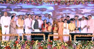 योगी आदित्यनाथ का पाकिस्तान पर तीखा बयान, लखीमपुर में भूमि वितरण और विकास परियोजनाओं का लोकार्पण