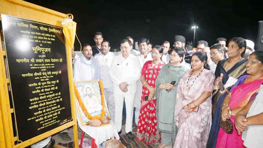 रायपुर में ट्रैफिक सिग्नल पर शेड का निर्माण, अब धूप और बारिश में प्रतीक्षा करना होगा आरामदायक