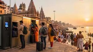 वाराणसी के मंदिरों और गंगा में आस्था की डुबकी लगाने वालों को अब नहीं होगी सामान खोने की चिंता