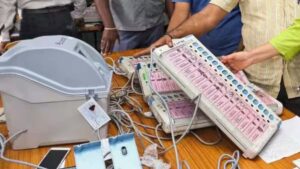 EVM के बटन पर गोंद या परफ्यूम लगाना पड़ा महंगा, बंगाल चुनाव से पहले EC ने कसी नकेल