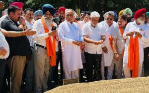 कैबिनेट मंत्री लाल चंद कटारूचक ने गुरदासपुर अनाज मंडी में गेहूं खरीद के इंतज़ामों का निरीक्षण किया