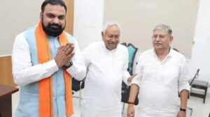 पटना में नीतीश कुमार की सम्राट चौधरी से मुलाकात, डिप्टी सीएम और मुख्य सचिव से भी भेंट