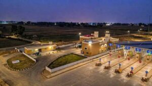 नरेंद्र मोदी ने किया गंगा एक्सप्रेसवे का उद्घाटन, ₹1500 में तय होगा लंबा सफर