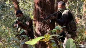 टोंटो-गोइलकेरा जंगल में ऑपरेशन तेज, हथियार और संदिग्ध सामग्री बरामद