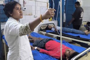 ठेले का चाट बना जानलेवा, पूरे गांव में मचा कोहराम