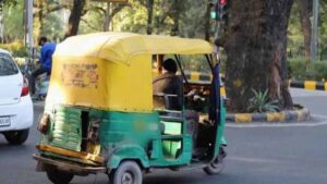 रेलवे स्टेशनों के पास सक्रिय लुटेरा गिरोह, यात्रियों में दहशत