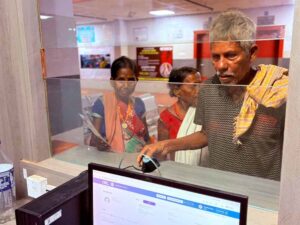 17 मरीज रेफर, 14 आयुष्मान कार्ड, 11 को मुफ्त चश्मा, स्वास्थ्य बस्तर अभियान की बड़ी सफलता