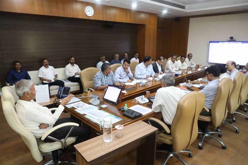 जमाखोरी और कालाबाजारी करने वालों पर करें सख्त कार्यवाही