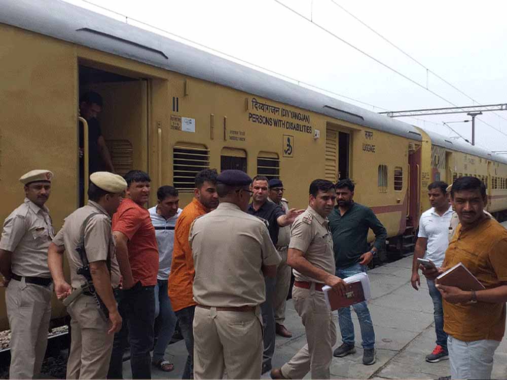Railway Bomb Threat: Ambala-Delhi रूट पर अलर्ट, हरियाणा के स्कूलों में दहशत फैलाने वाले ईमेल