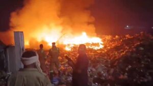 Bhopal में आग का तांडव, कचरा स्टेशन पर काबू पाने में घंटों मशक्कत