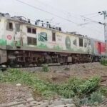 तेज हवाओं ने बढ़ाई मुसीबत, कई जगह ट्रैक पर पेड़ गिरने से ट्रेनें प्रभावित