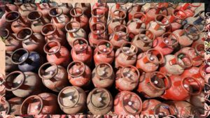 सरकार का बड़ा कदम: LPG संकट को दूर करने के लिए ‘छुटकू’ सिलेंडरों की बढ़ी आपूर्ति