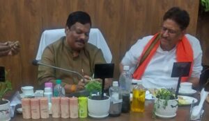 खेत की मेड़ पर करें सतावर की खेती, कम लागत में बढ़ेगी किसानों की आय