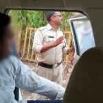 हरदा के डायल-112 हीरोज रेलवे ट्रैक पर खड़े व्यक्ति की सतर्कता से बचाई जान समझाइश देकर परिजनों के सुपुर्द किया