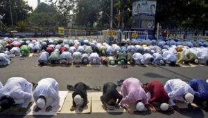 इलाहाबाद हाईकोर्ट का फैसला सही, विवाद से बचने की दी सलाह : मौलाना रजवी