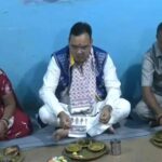 चुड़ादा गांव में चौपाल के बाद सीएम ने खाट पर बैठकर सुनी ग्रामीणों की बातें