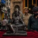 भक्तों की मेहनत से मिली शनिदेव की मूर्ति, अंगूरी बाग से पुलिस ने की बरामदगी