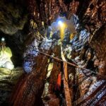 जहरीली हवा और संकरी सुरंगों में फंसे खनिकों की तलाश, दुनिया भर के गोताखोर जुटे
