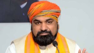 अभिषेक अग्रवाल की ठगी का पर्दाफाश: नकदी और मोबाइल बरामद, भोजपुर DM को बनाया शिकार