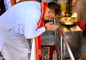 मुख्यमंत्री विष्णुदेव साय ने हरिनाम संकीर्तन नामयज्ञ में लिया हिस्सा, प्रदेशवासियों की सुख-समृद्धि के लिए की विशेष पूजा