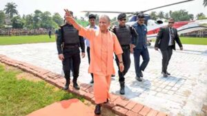 देवरिया दौरे पर विवाद: विकास योजनाओं से नाराजगी और विपक्ष पर प्रशासनिक कार्रवाई के आरोप