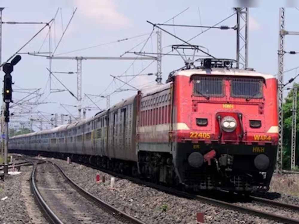 रेल यात्रियों को झटका: बिलासपुर जोन में 18 ट्रेनें कैंसिल, 20 शॉर्ट टर्मिनेट, 2 का रूट डायवर्ट