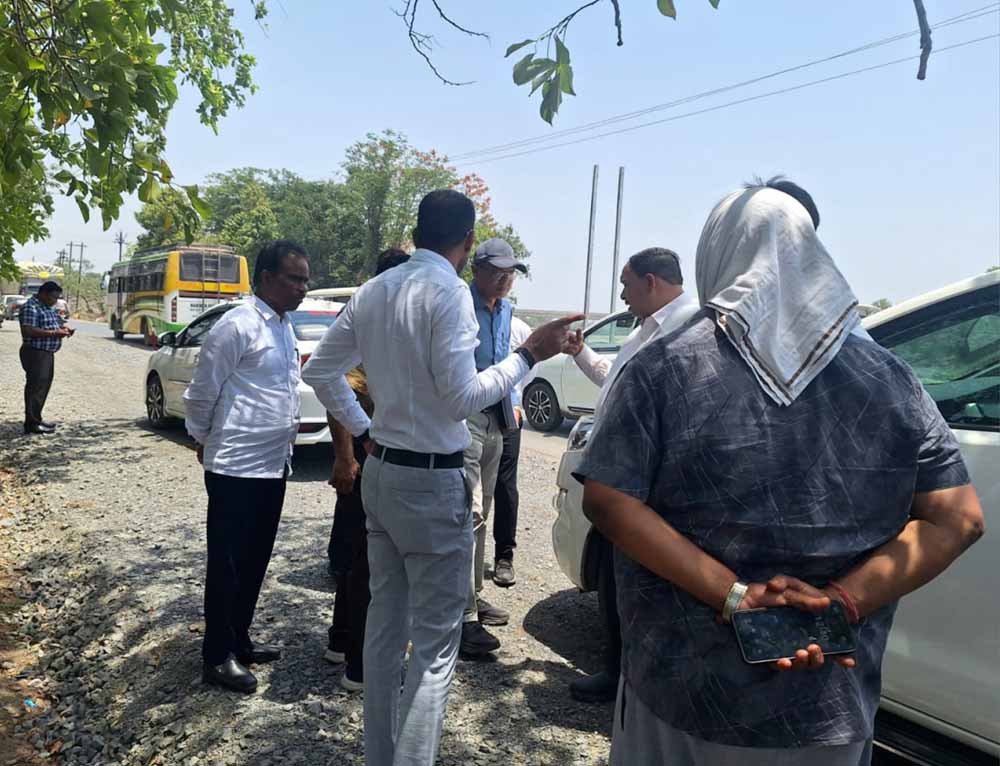 रायपुर : लोक निर्माण विभाग के सचिव ने अधिकारियों की ली बैठक