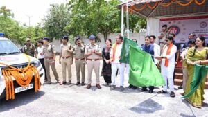 बलौदाबाजार में ‘नेक्स्ट जेन डायल-112’ वाहनों को राजस्व मंत्री ने दिखाई हरी झंडी